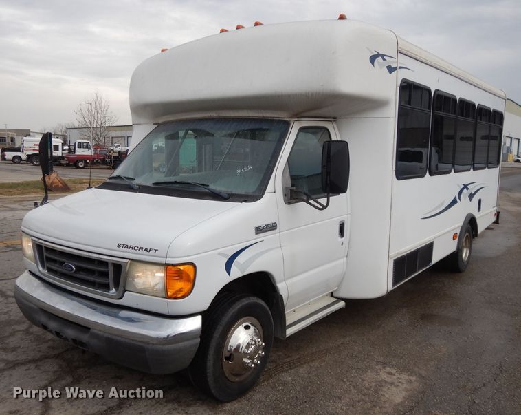 image for item DL2518 2007 Ford E450  shuttle bus