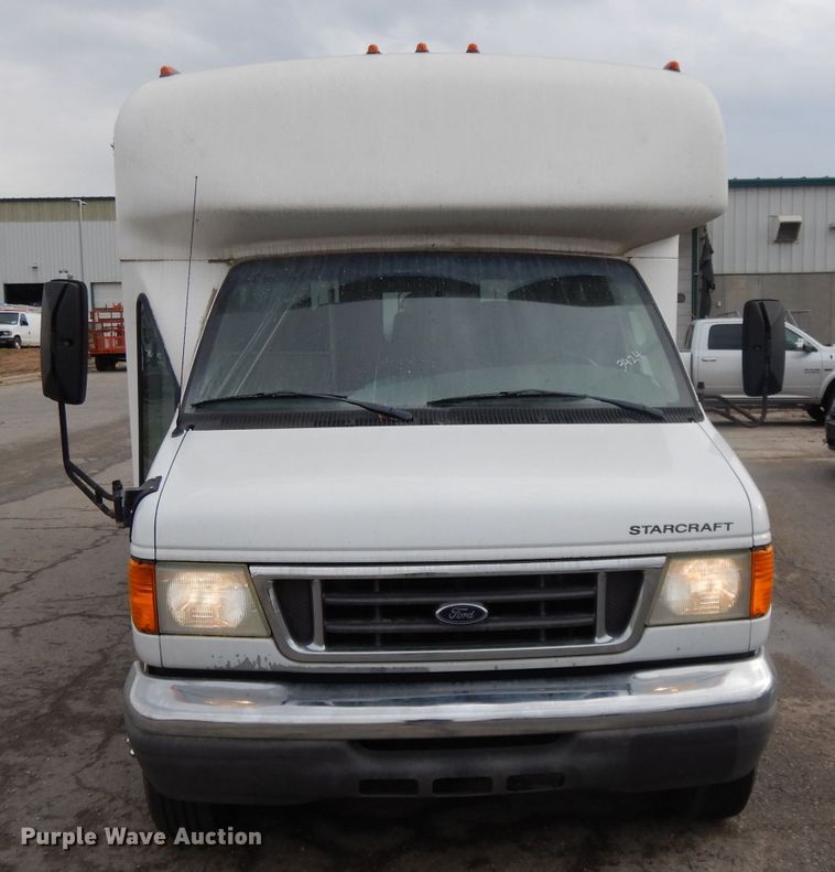 image for item DL2518 2007 Ford E450  shuttle bus