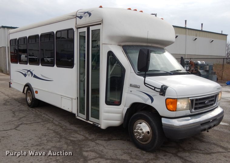 image for item DL2518 2007 Ford E450  shuttle bus