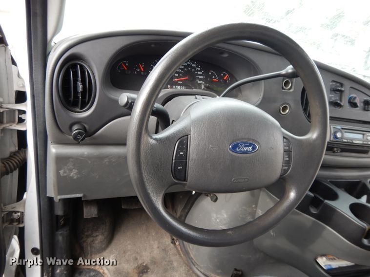 image for item DL2518 2007 Ford E450  shuttle bus