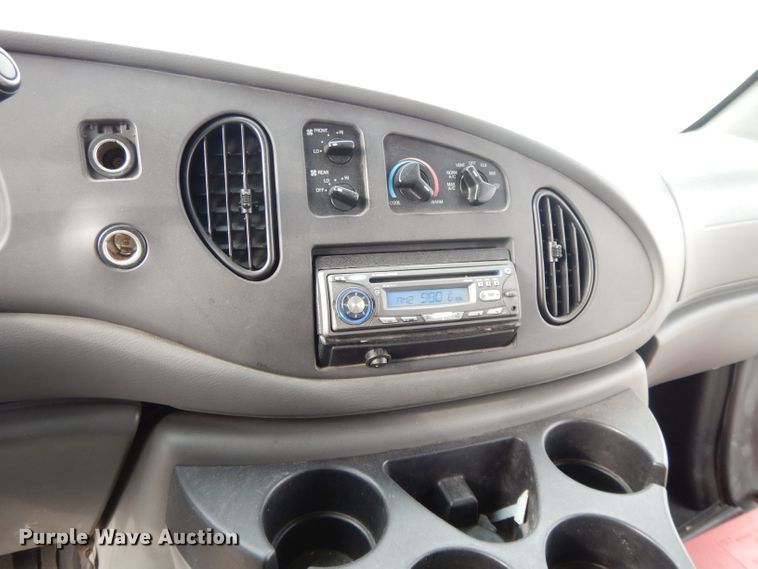 image for item DL2518 2007 Ford E450  shuttle bus