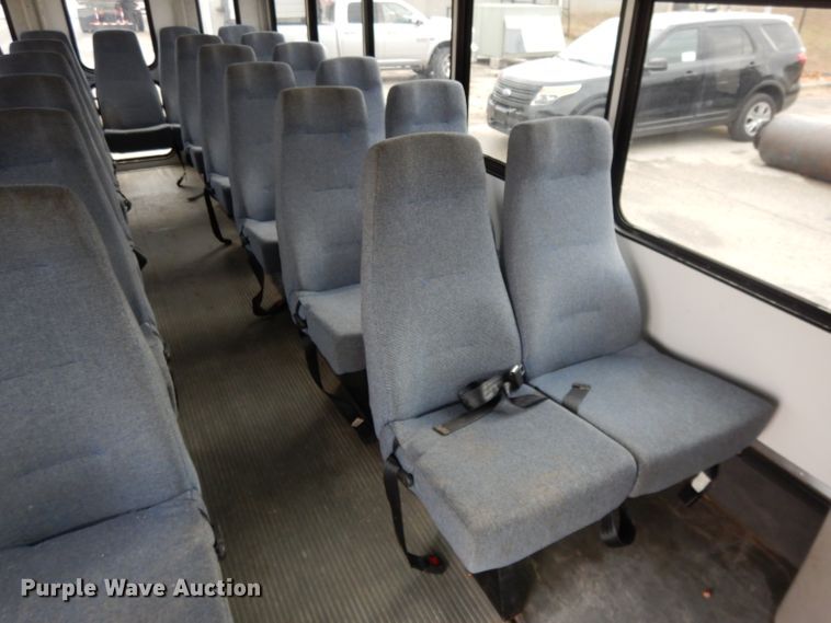 image for item DL2518 2007 Ford E450  shuttle bus