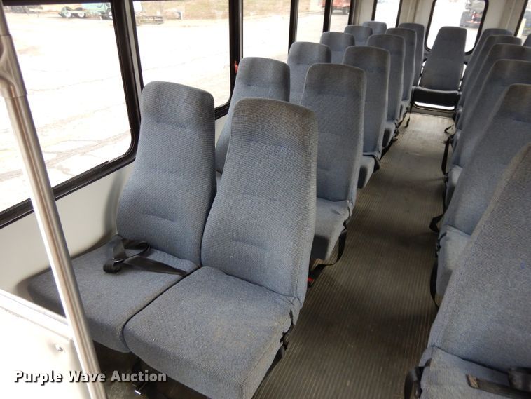 image for item DL2518 2007 Ford E450  shuttle bus