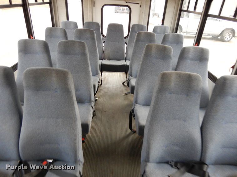 image for item DL2518 2007 Ford E450  shuttle bus