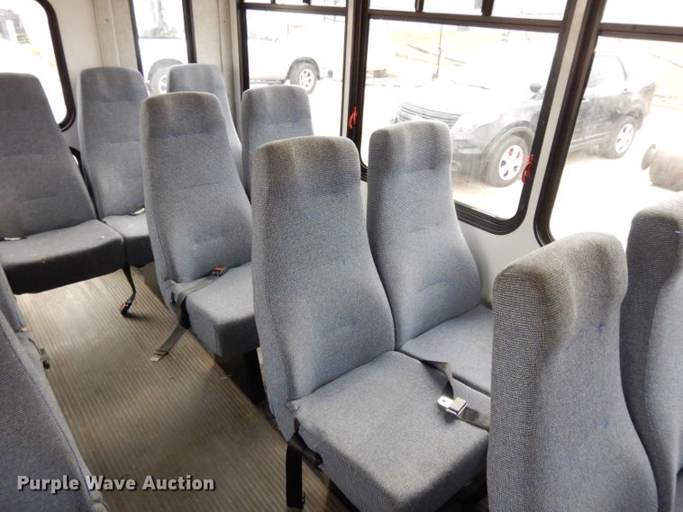 image for item DL2518 2007 Ford E450  shuttle bus