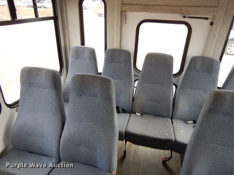 image for item DL2518 2007 Ford E450  shuttle bus