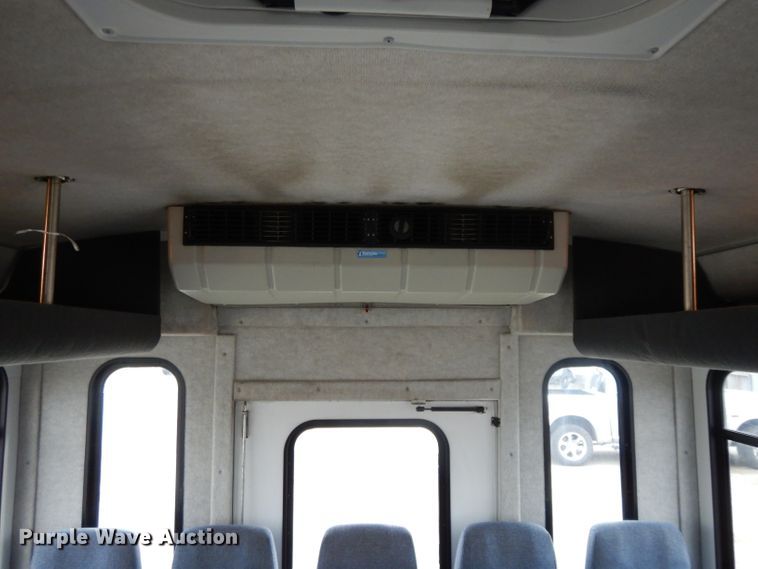 image for item DL2518 2007 Ford E450  shuttle bus