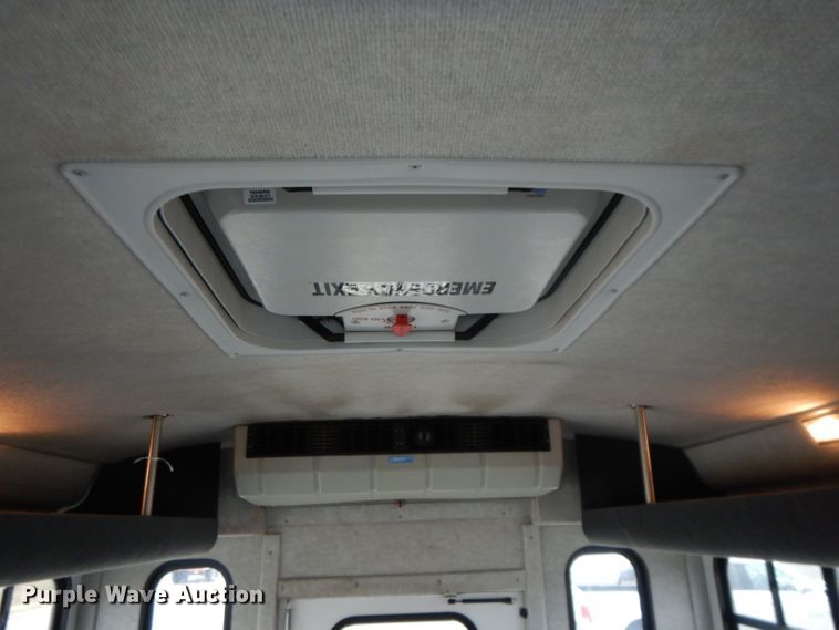 image for item DL2518 2007 Ford E450  shuttle bus