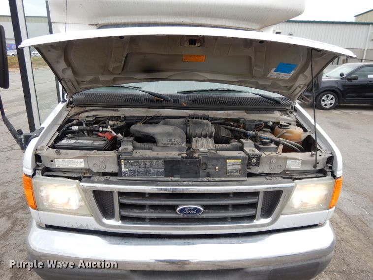 image for item DL2518 2007 Ford E450  shuttle bus