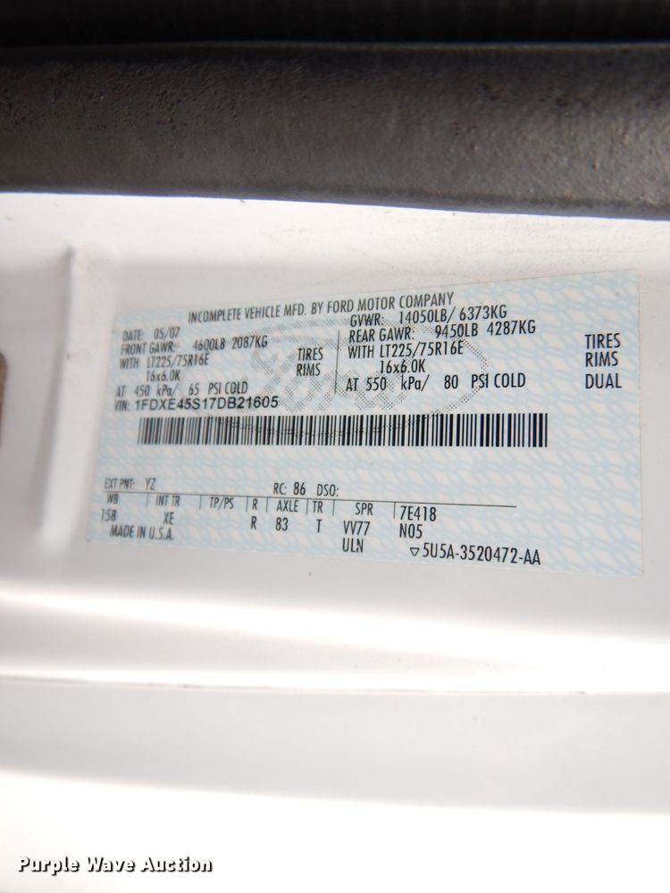 image for item DL2518 2007 Ford E450  shuttle bus