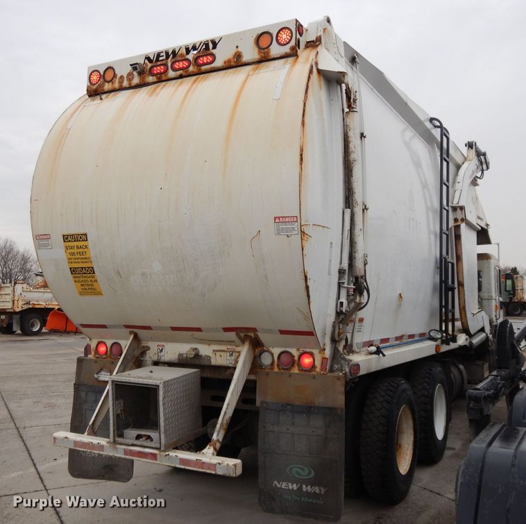 image for item DL2519 2012 Peterbilt PB320  refuse truck