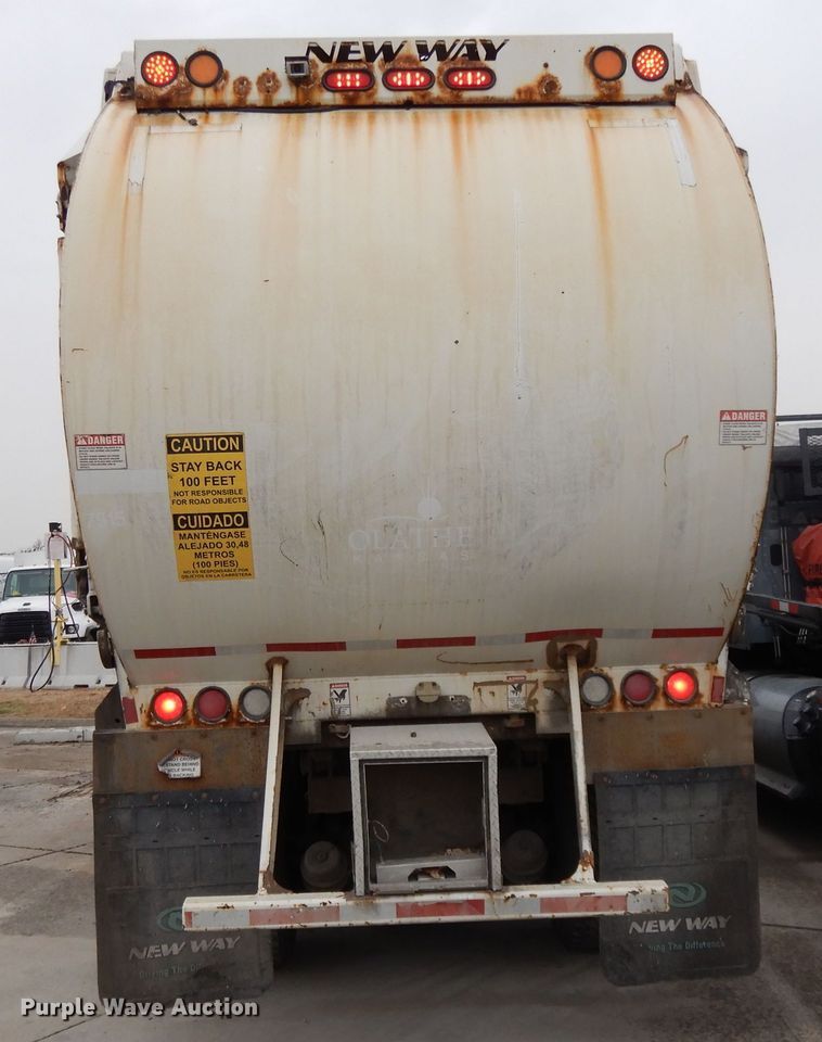 image for item DL2519 2012 Peterbilt PB320  refuse truck