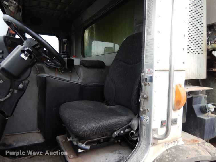 image for item DL2519 2012 Peterbilt PB320  refuse truck