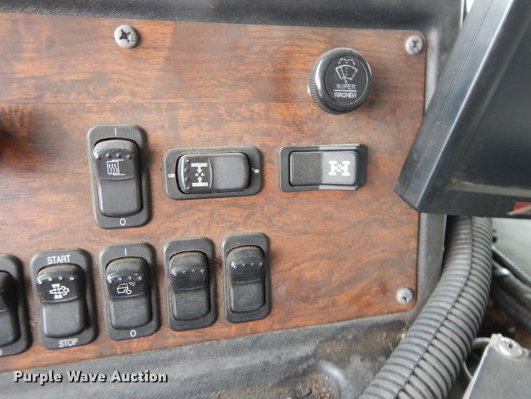 image for item DL2519 2012 Peterbilt PB320  refuse truck