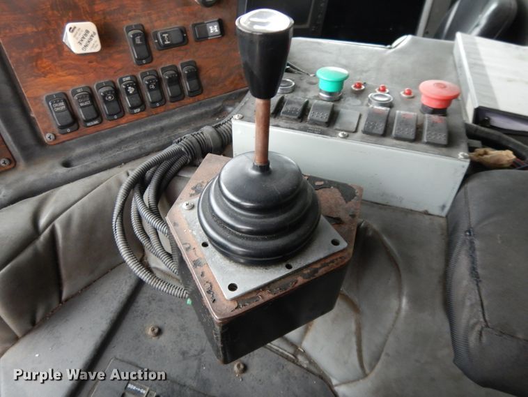 image for item DL2519 2012 Peterbilt PB320  refuse truck