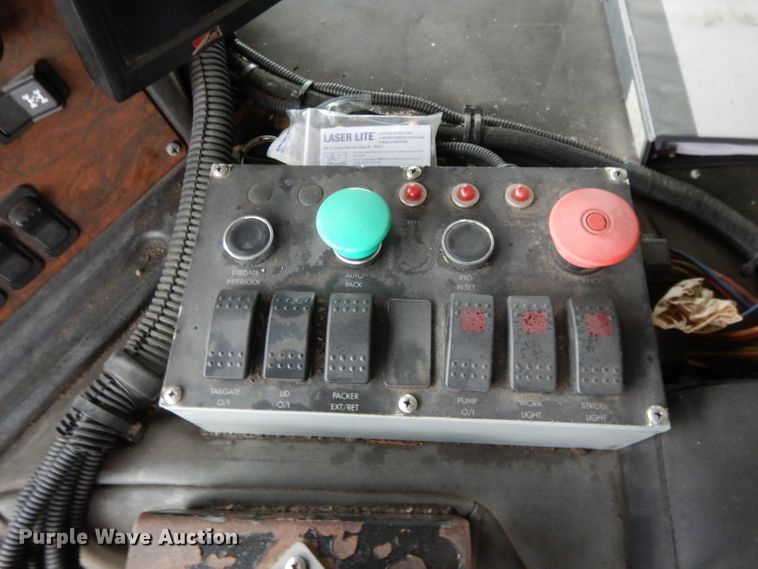 image for item DL2519 2012 Peterbilt PB320  refuse truck