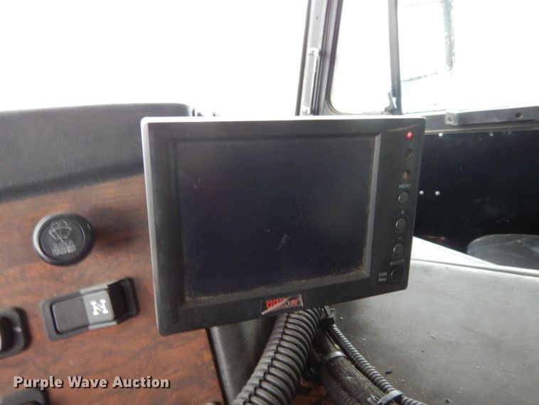 image for item DL2519 2012 Peterbilt PB320  refuse truck