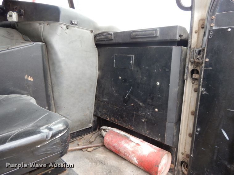 image for item DL2519 2012 Peterbilt PB320  refuse truck