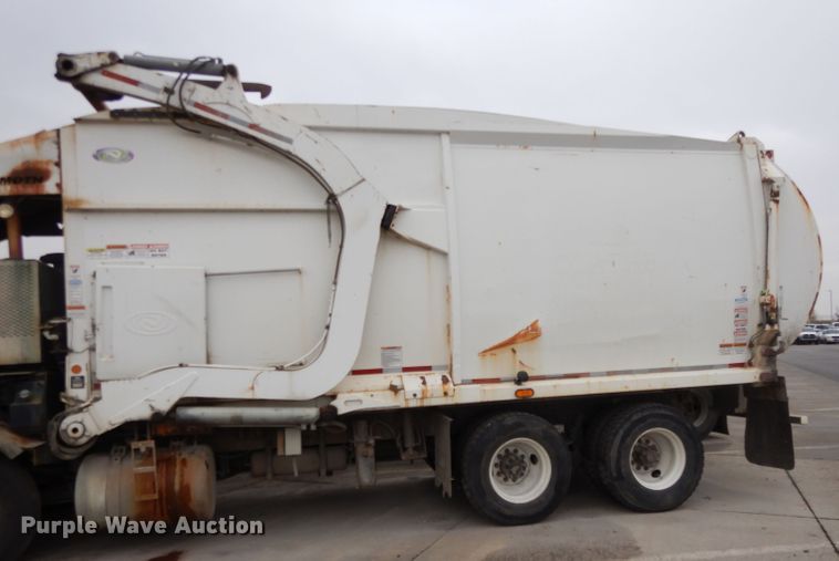 image for item DL2519 2012 Peterbilt PB320  refuse truck