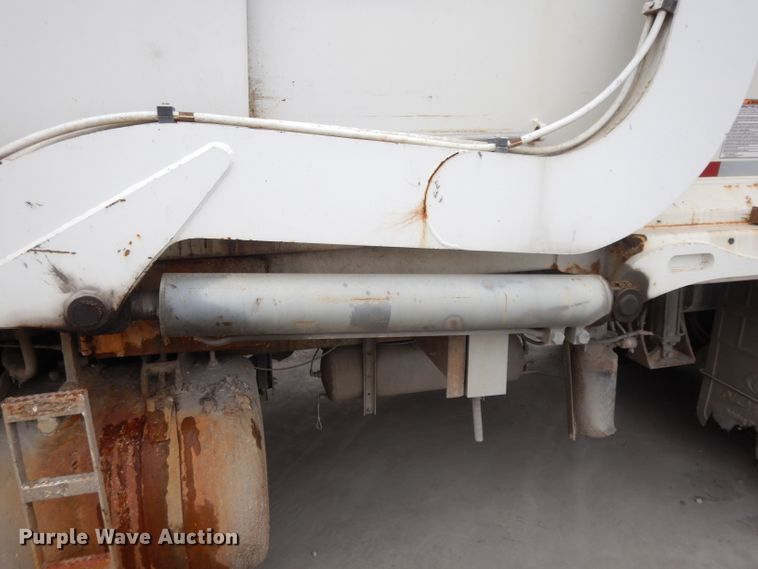 image for item DL2519 2012 Peterbilt PB320  refuse truck