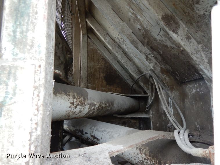 image for item DL2519 2012 Peterbilt PB320  refuse truck