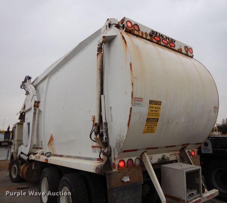 image for item DL2519 2012 Peterbilt PB320  refuse truck