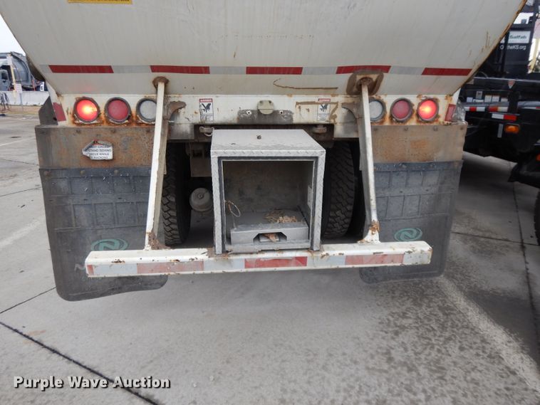 image for item DL2519 2012 Peterbilt PB320  refuse truck