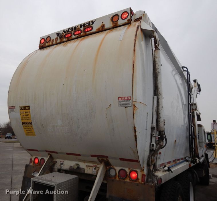 image for item DL2519 2012 Peterbilt PB320  refuse truck