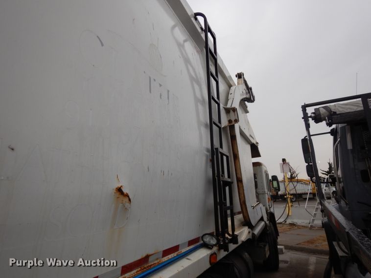 image for item DL2519 2012 Peterbilt PB320  refuse truck