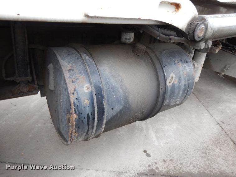 image for item DL2519 2012 Peterbilt PB320  refuse truck