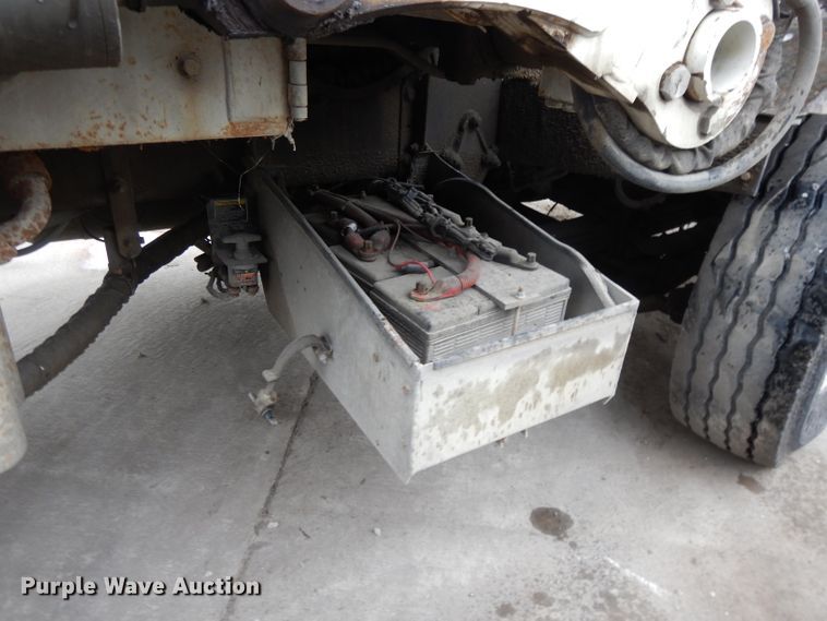 image for item DL2519 2012 Peterbilt PB320  refuse truck