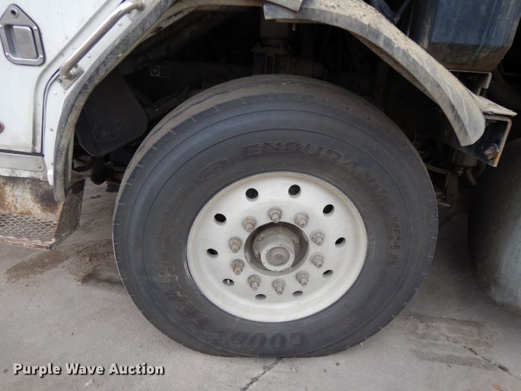 image for item DL2519 2012 Peterbilt PB320  refuse truck