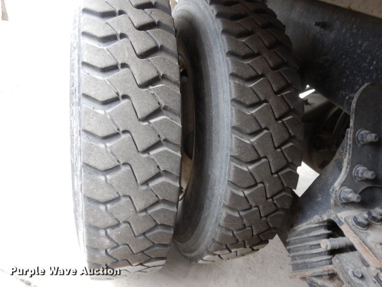 image for item DL2519 2012 Peterbilt PB320  refuse truck