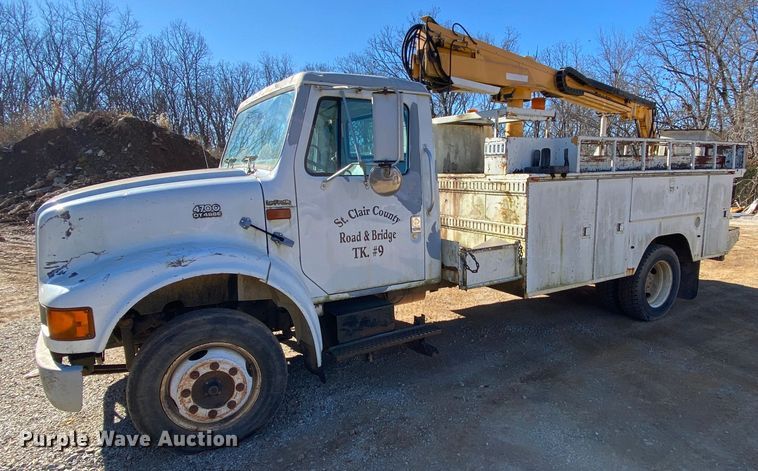 image for item EL9629 1999 International 4700  bucket truck