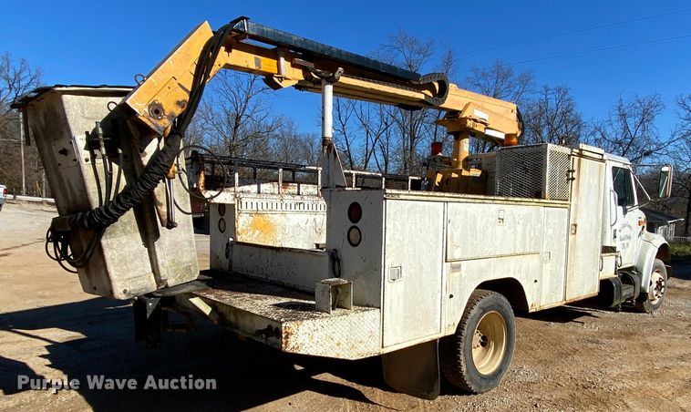 image for item EL9629 1999 International 4700  bucket truck