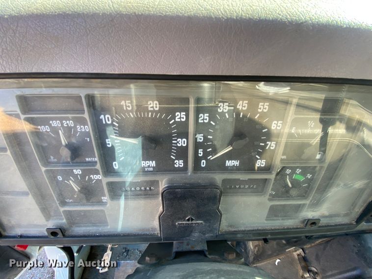 image for item EL9629 1999 International 4700  bucket truck