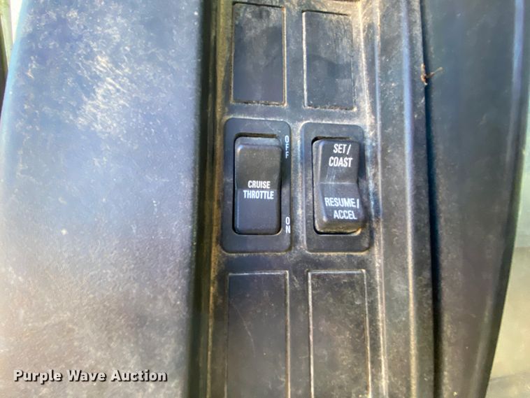 image for item EL9629 1999 International 4700  bucket truck