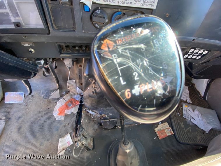 image for item EL9629 1999 International 4700  bucket truck