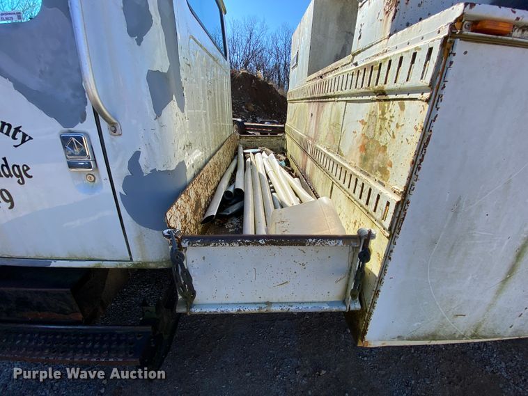 image for item EL9629 1999 International 4700  bucket truck