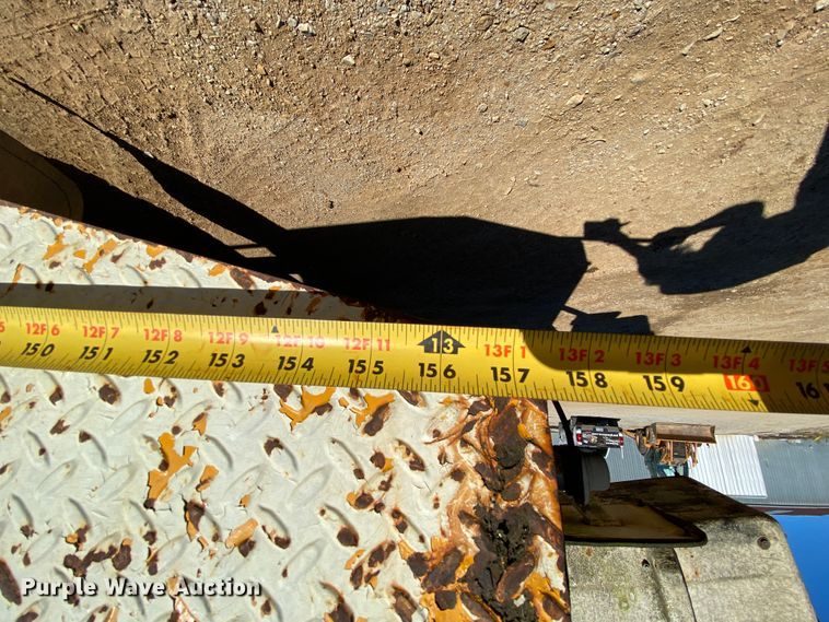 image for item EL9629 1999 International 4700  bucket truck