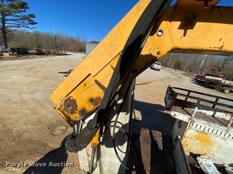 image for item EL9629 1999 International 4700  bucket truck