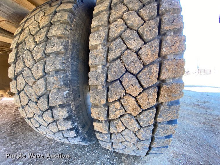 image for item EL9629 1999 International 4700  bucket truck