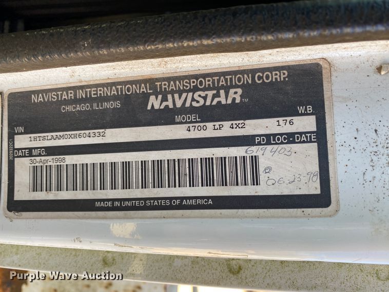 image for item EL9629 1999 International 4700  bucket truck