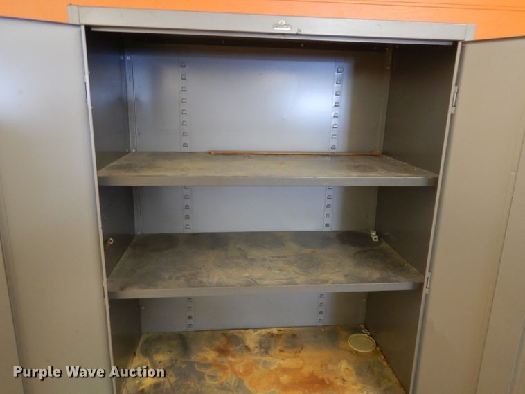 image for item EY9221 (2) metal cabinets