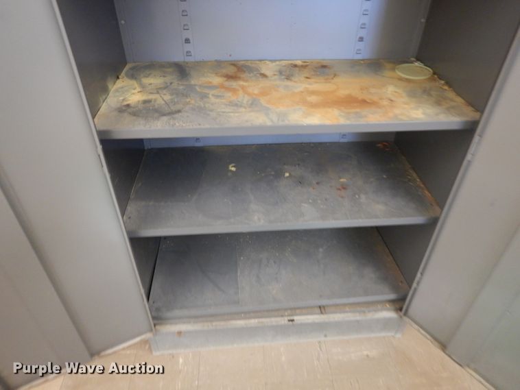 image for item EY9221 (2) metal cabinets