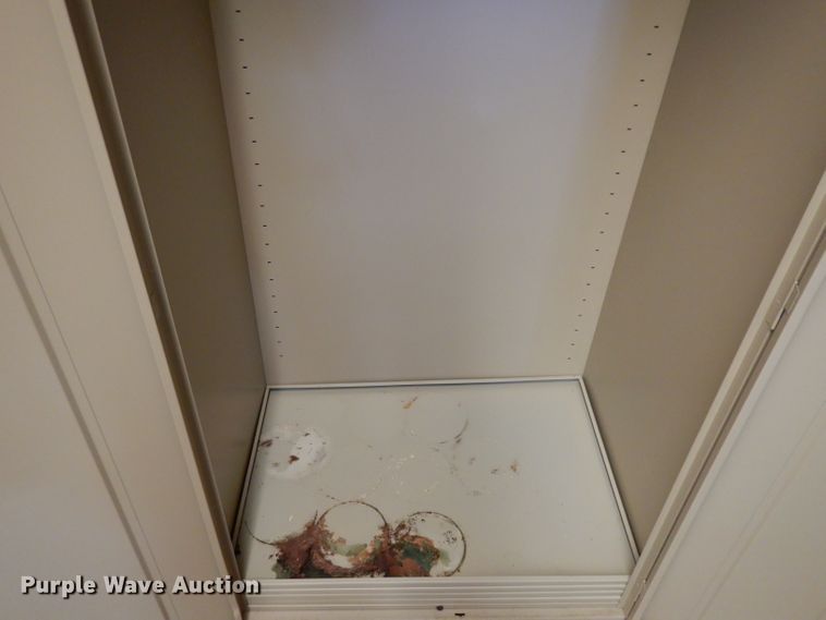 image for item EY9221 (2) metal cabinets