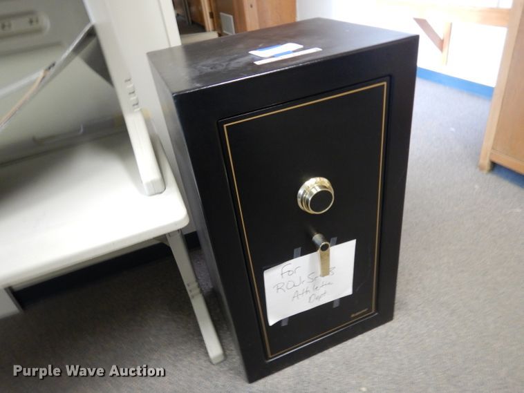 image for item EY9247 Sentry D888 safe