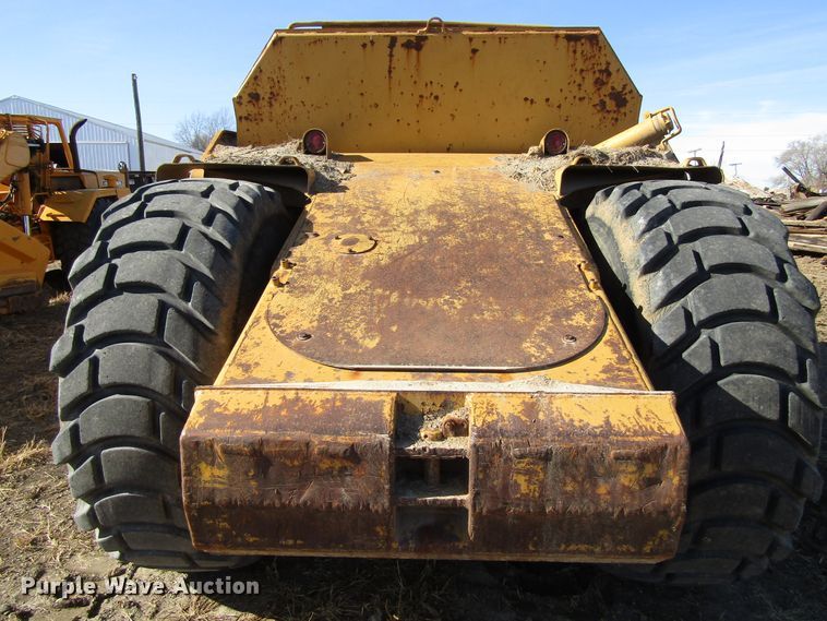 image for item GC9750 1983 Caterpillar 613B  elevating scraper