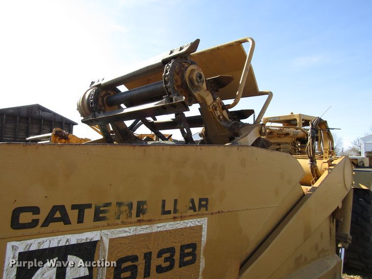 image for item GC9750 1983 Caterpillar 613B  elevating scraper