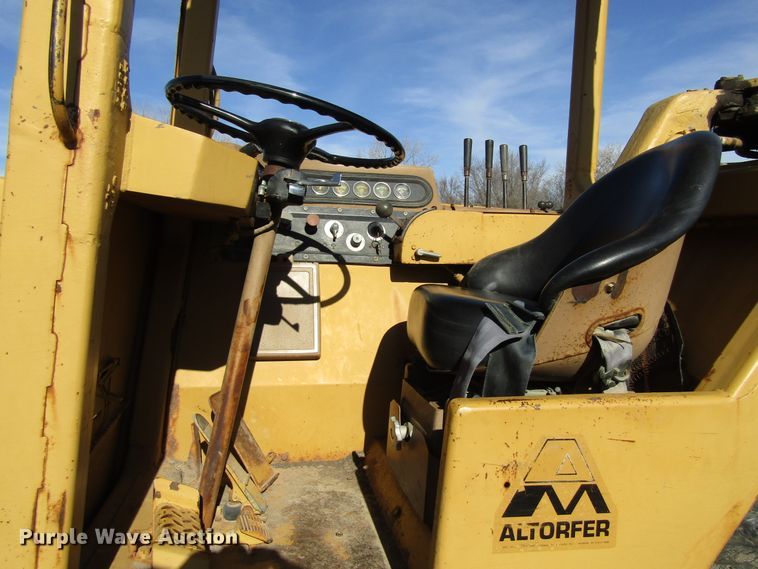 image for item GC9750 1983 Caterpillar 613B  elevating scraper